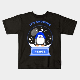 It Is Snowing Peace Penguin (Blue) Kids T-Shirt